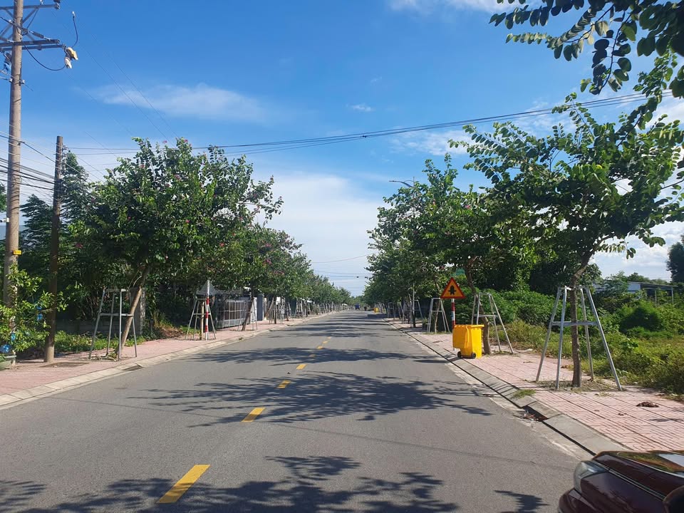 Khách sạn Nguyễn Du, La Gi 375.5m² giá 17 tỷ - Bán gấp, đầu tư sinh lời!