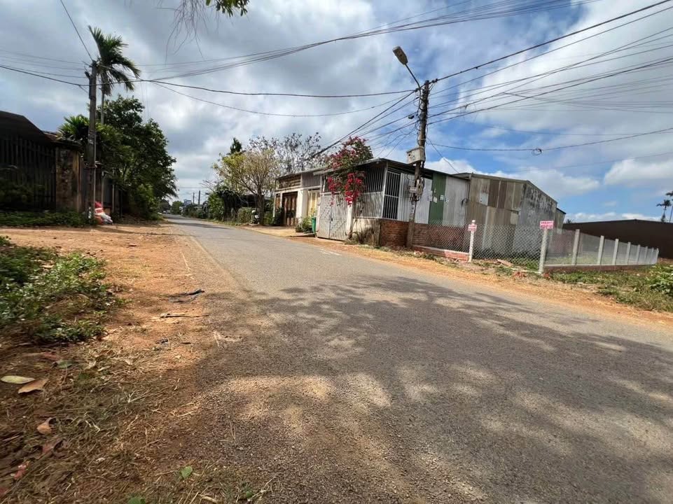 Đất Mặt Tiền Đường A, Buôn Ma Thuột - 140m², 2.4 Tỷ, Gần Chợ Eatu