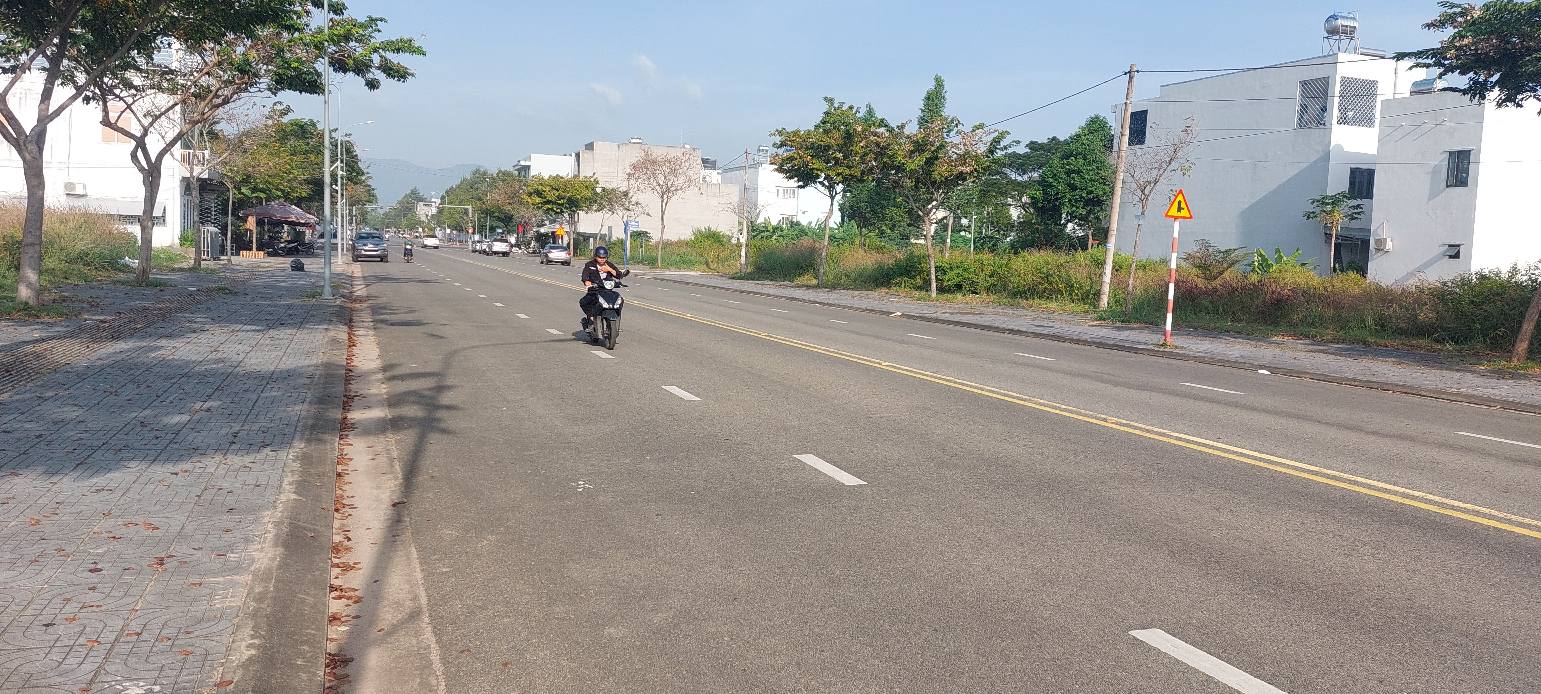 Nhà Phố Mặt Tiền Kinh Doanh Hoàng Hoa Thám, TP Bà Rịa - 93m² Sổ Hồng Riêng