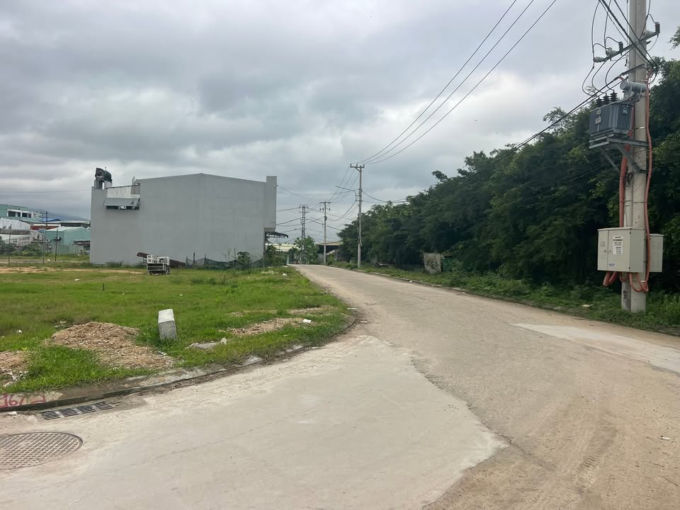 Đất nền góc đường Trần Quang Diệu, Quy Nhơn - 100m², 2.35 tỷ