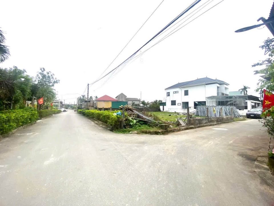 Bán Đất 2 Mặt Tiền Trần Phú, Hà Tĩnh - 126m², Giá 2 Tỷ Tốt