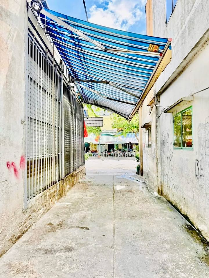 Nhà phố Q.11 cạnh Đầm Sen 40m² nhỉnh 5 tỷ - Vị trí đắc địa!