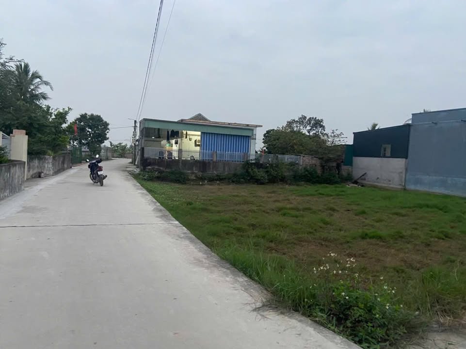 Đất nền Kinh Lương 600-699 triệu - Đường to ô tô