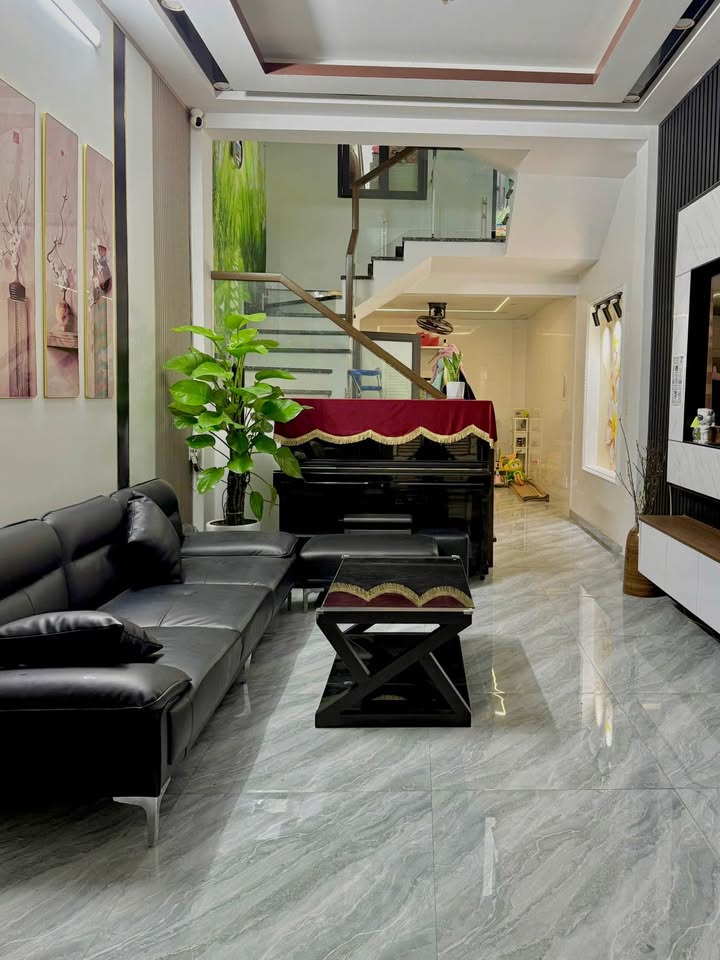 Nhà 47m² 4.5 Tầng Ngô Quyền - Kinh doanh sầm uất, 5PN, Sổ đỏ chính chủ