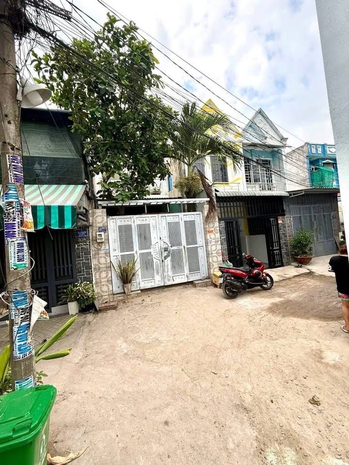 Nhà Sổ Hồng Chung Hóc Môn - 46m² Đúc 1 Lầu, 2PN, Gần Chợ Thới Tứ