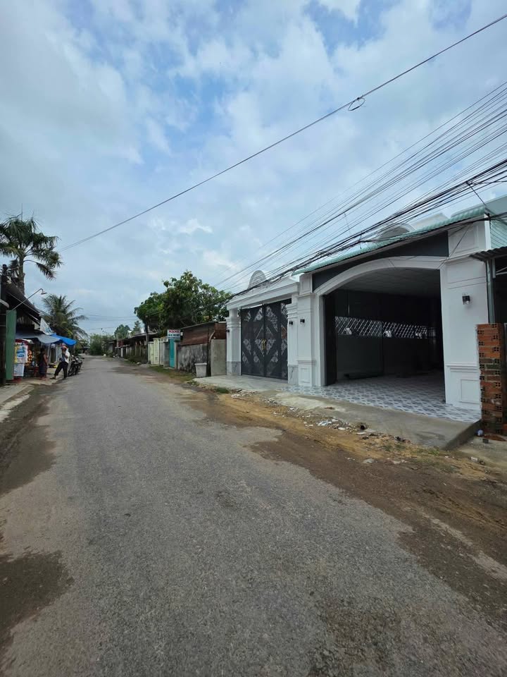 Nhà Mặt Tiền Ninh Thạnh, Tây Ninh - 160m² - 2.05 Tỷ - Sẵn Sàng Kinh Doanh