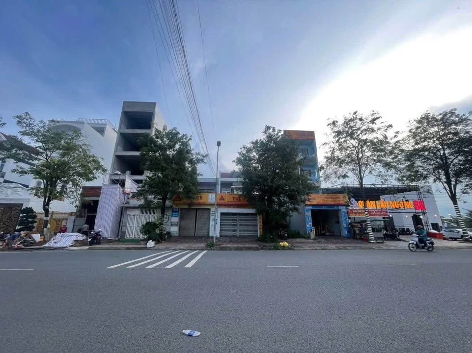 Bán Nhà 2 Tầng Mặt Tiền Nguyễn Văn Lưu, Cái Răng, Cần Thơ - 120m², 6 Tỷ