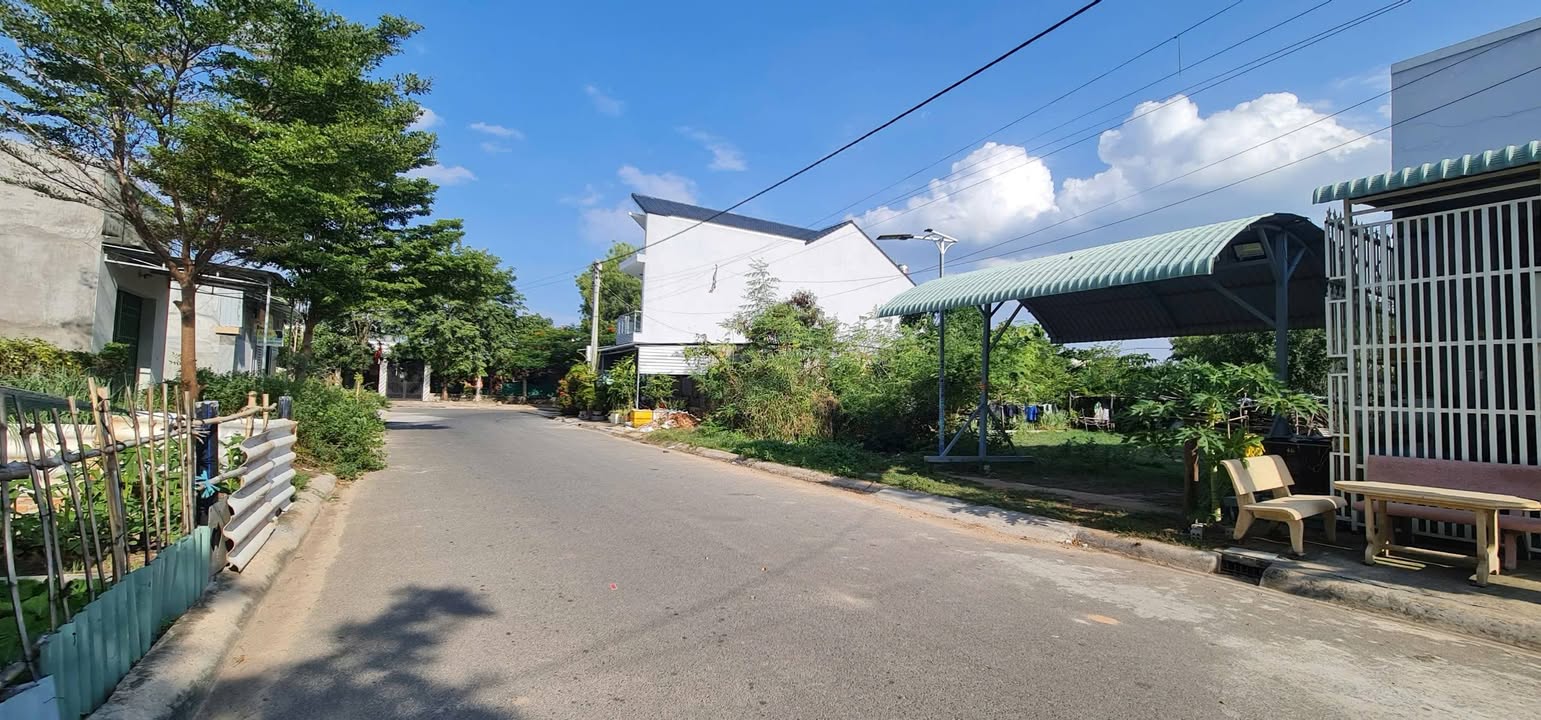 Đất nền Phan Thiết 85m² trung tâm - Sổ đỏ chính chủ, giao ngay!