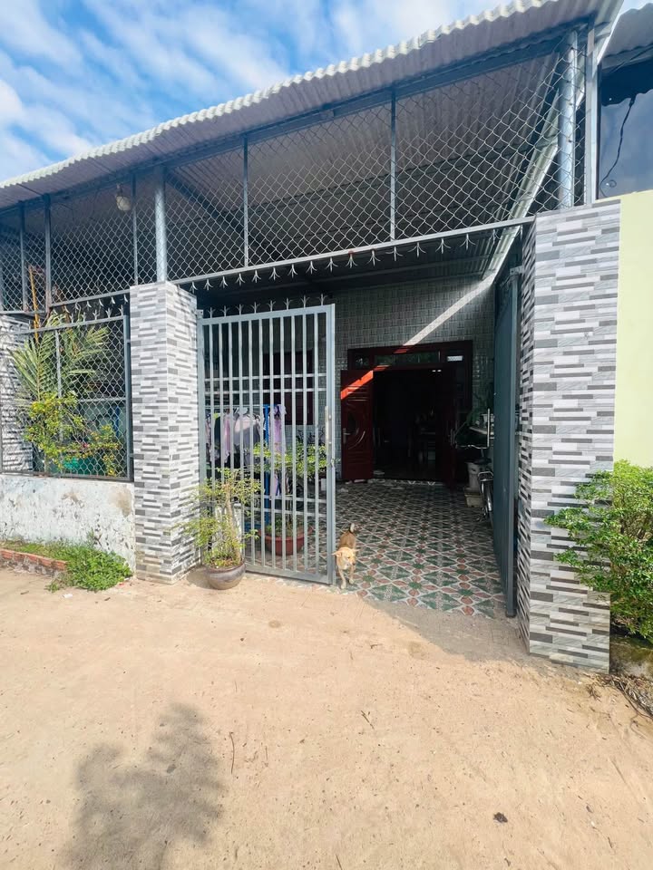 Nhà Đẹp 90m² Quảng Tiến, Trảng Bom - 730 Triệu, Sổ Chung