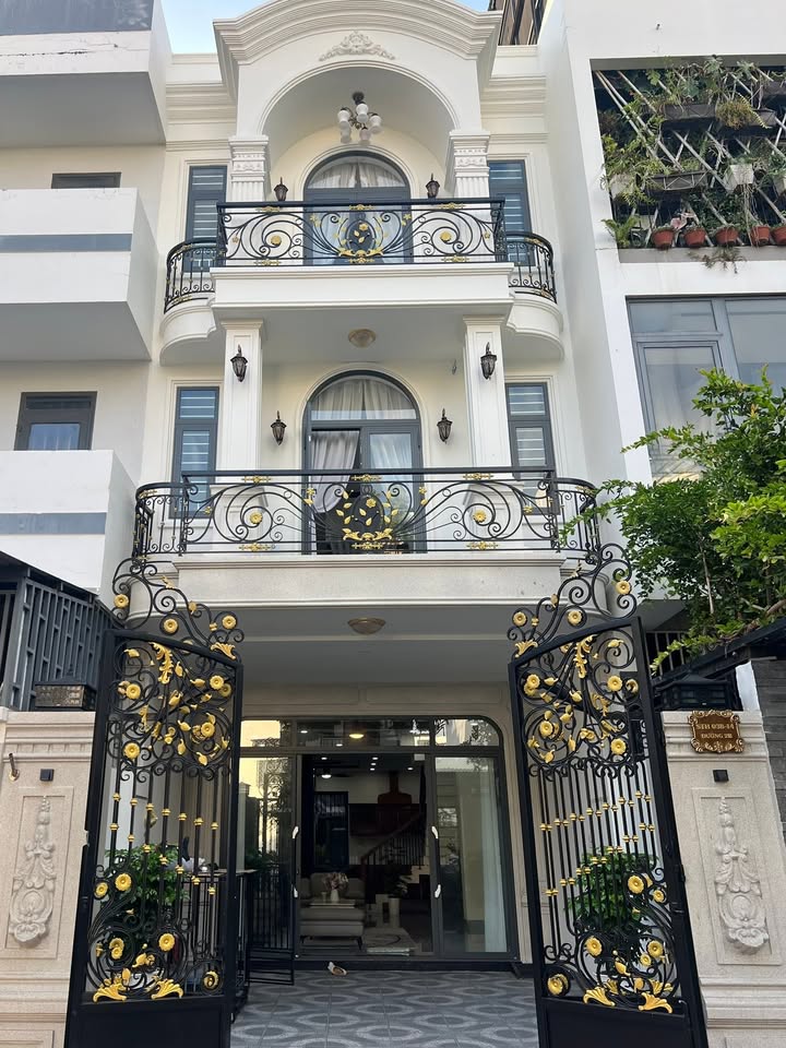 Nhà 3 Tầng Full Nội Thất KĐT Hà Quang 2, Nha Trang – 100m² Giá 11.9 Tỷ