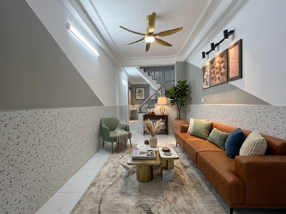 Nhà riêng Quận 7 40m² giá nhỉnh 4 tỷ - Sổ hồng sẵn!