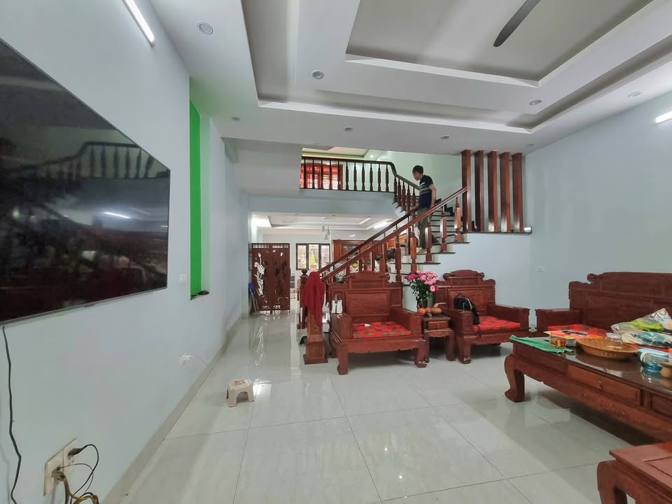 Nhà 3 Tầng Trung Tâm Lào Cai - 107m² Sổ Đỏ, Sát Quảng Trường