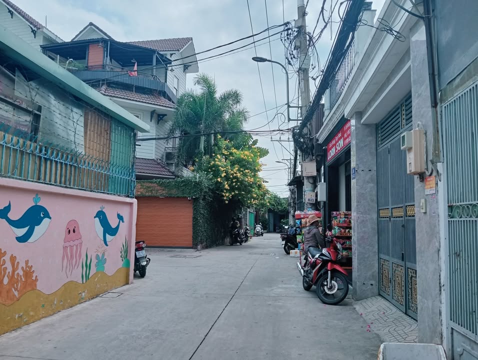 Nhà Mặt Tiền Hẻm Xe Tải 70m² P.Đông Hưng Thuận, Quận 12 - Giá 5.3 Tỷ