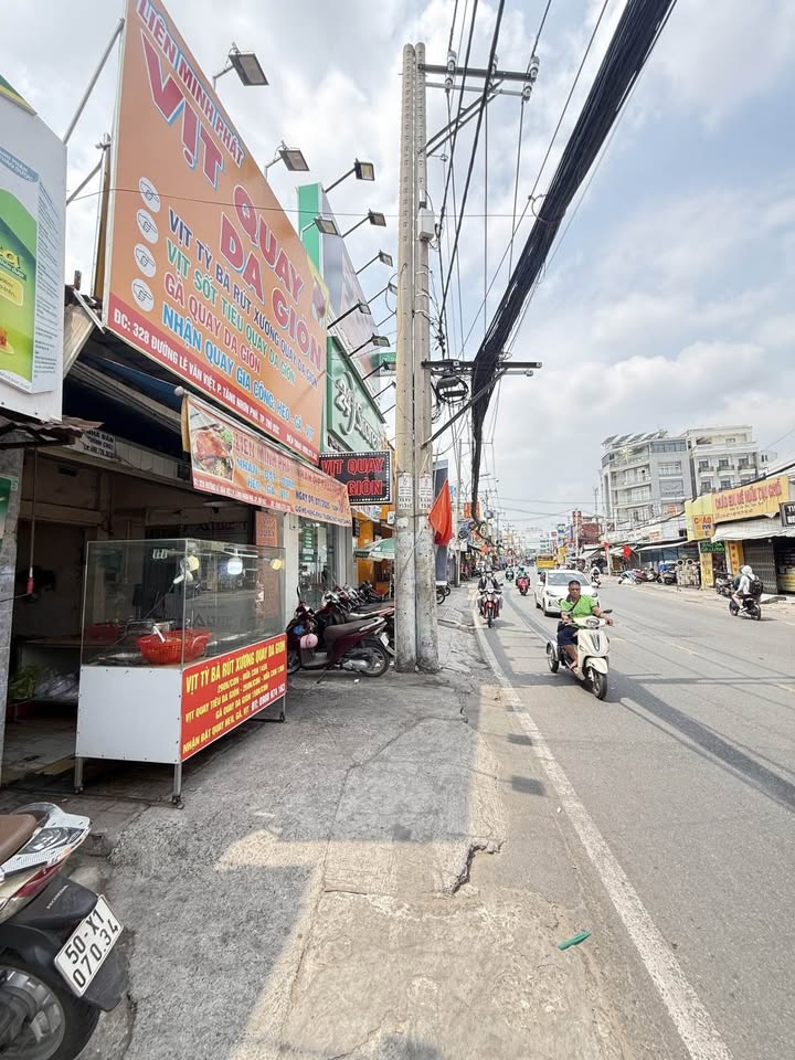 Nhà Mặt Tiền Kinh Doanh Lê Văn Việt, Thủ Đức - 84m² Giá 18.5 Tỷ