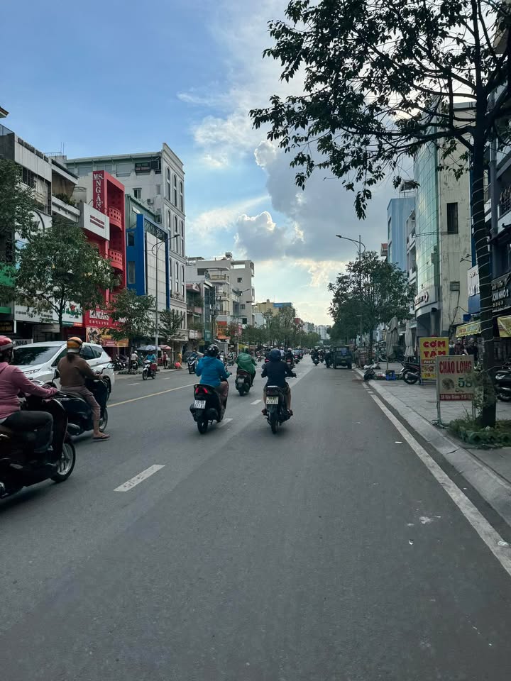 Nhà Mặt Tiền Hậu Giang Quận 6 - 60m², Kinh Doanh Sầm Uất, Giá 30 Tỷ