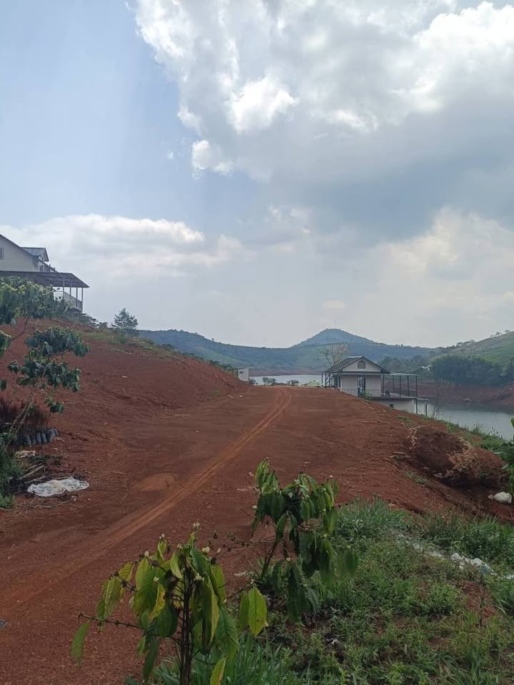 Đất nền Lộc Ngãi 1.3ha - Sổ đỏ, giá tốt, mặt tiền 98m, giáp hồ