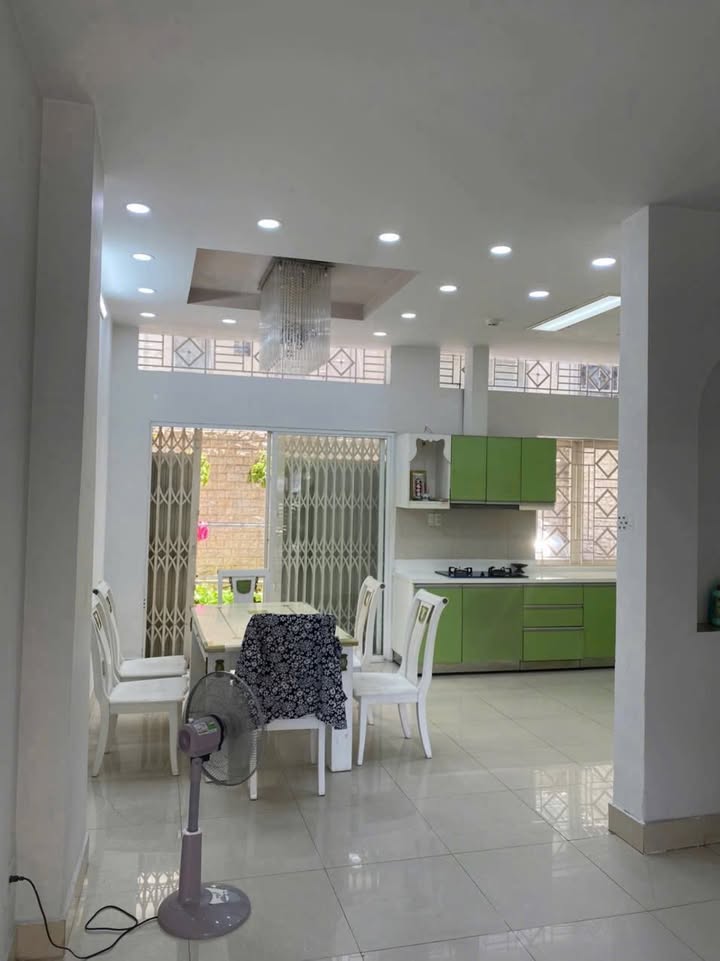 Biệt thự mini cho thuê đường Tạ Quang Bửu, Q8 - 4PN, 120m², 23 triệu/tháng