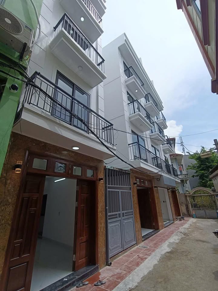 Nhà Riêng Bát Khối, Long Biên 5 Tầng Mới - Sẵn sàng ở ngay!