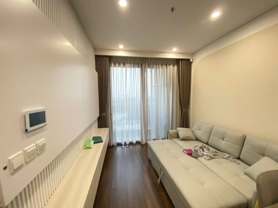 Cho thuê căn hộ 1PN Masteri Gia Lâm - View hồ, full nội thất