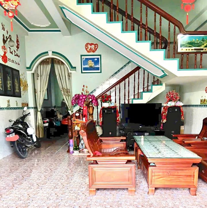 Nhà 2 Tầng 120m² Hẻm Ô Tô, Gần Biển Tuy Hòa - Giá 4.5 Tỷ