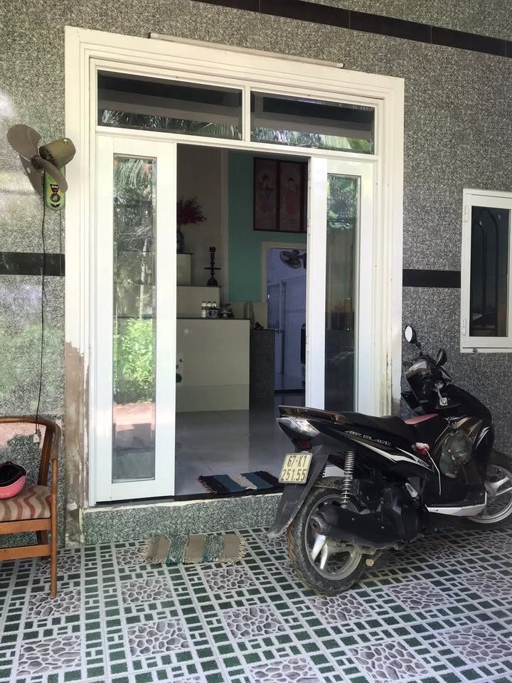 Bán gấp nhà 380m² ấp Tân Hưng, Bến Tre - Giá 600 triệu, 3PN sẵn ở