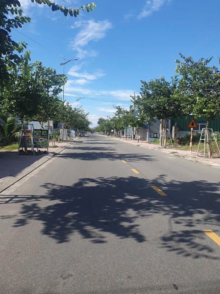 Bán Khách Sạn 40 Phòng Nguyễn Du, La Gi - 375.5m² - 17 Tỷ - Kinh Doanh Ngay