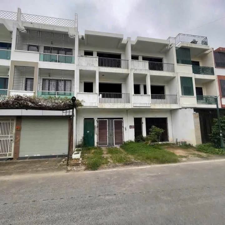 Nhà phố Sầm Sơn 108m² giá 4 tỷ - Mặt tiền kinh doanh đắc địa!