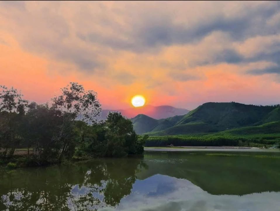 Đất Vườn Diên Khánh 800m² - Sổ Đỏ Sẵn, Gần Hồ, Đường Ô Tô