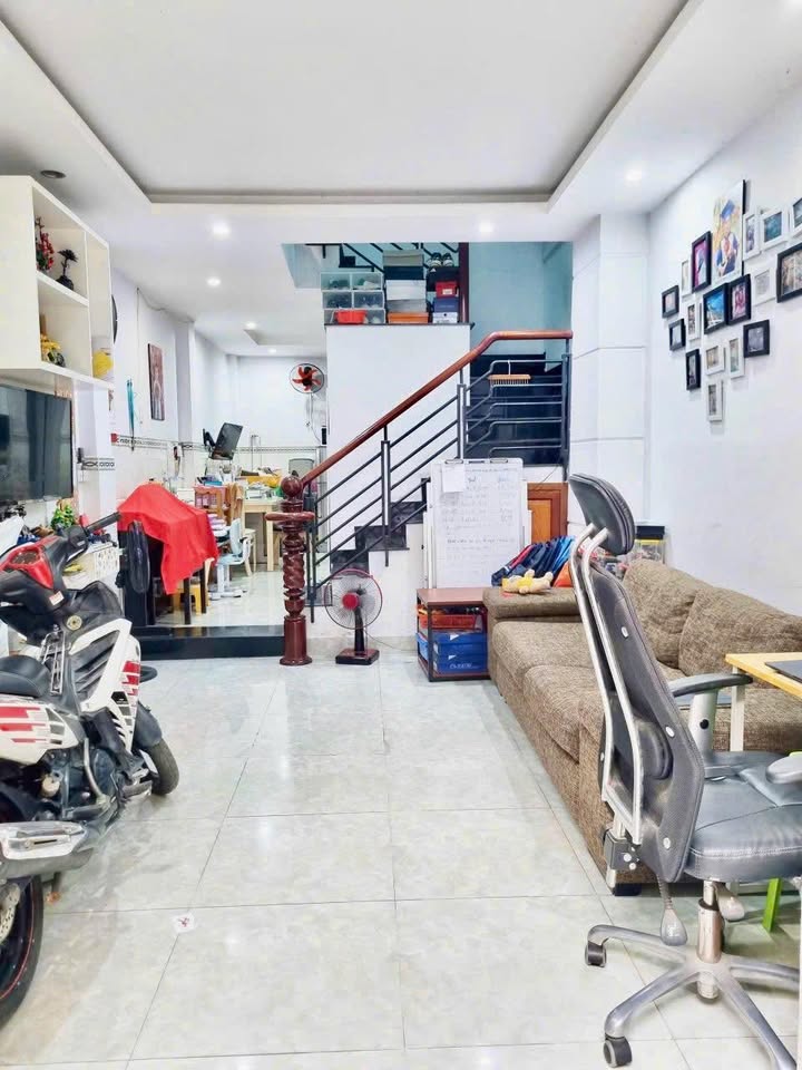 Nhà riêng Bình Trưng Tây 40m² - Sổ hồng sẵn, ô tô vào tận nhà!