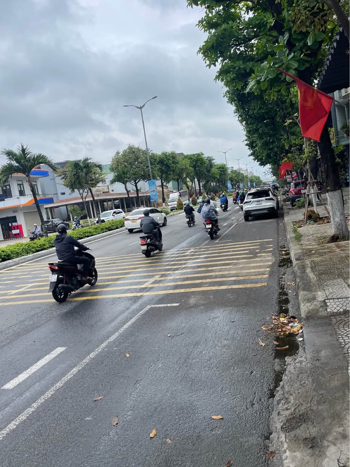 Nhà Phố Đường 2 Tháng 9, Đà Nẵng 75m² - Mặt tiền kinh doanh sầm uất!