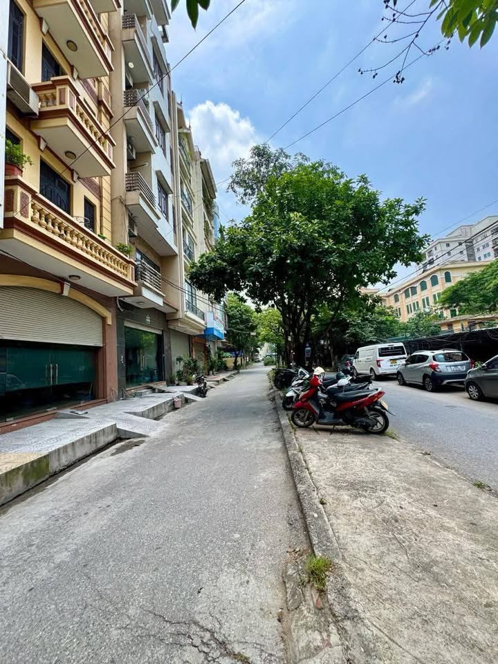 Nhà riêng Đền Lừ 65m² - Vị trí đẹp, ô tô tránh!