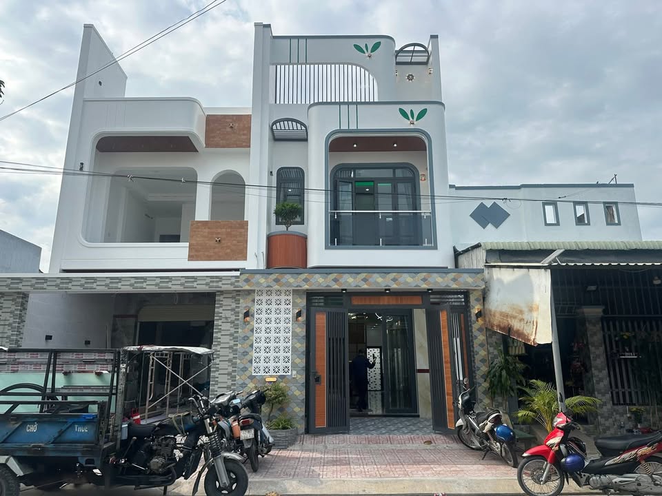 Nhà Phố 5x20m, 1 Lầu, 3PN Khu Đô Thị 5 Sao - Giá 4.5 Tỷ