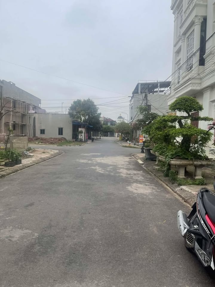 Đất nền Đông Bình Nam Định - 92m² - Hướng Đông - Giá 3.x Tỷ - Kinh doanh/Ở