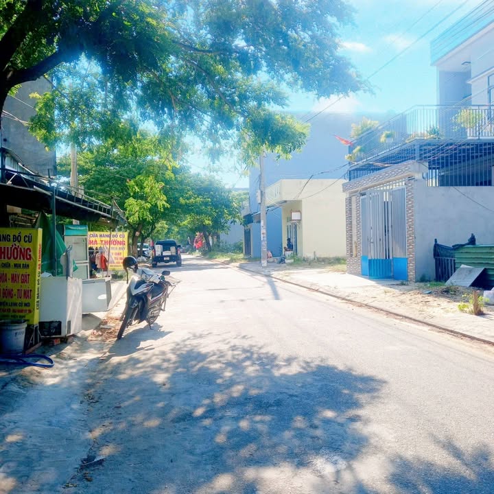 Nhà Phố Điện Ngọc 80m² - Mặt Tiền Kinh Doanh Sầm Uất!