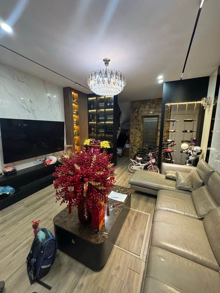 Nhà Riêng Thanh Xuân 50m² Lô Góc Thang Máy - Sẵn sàng ở ngay!