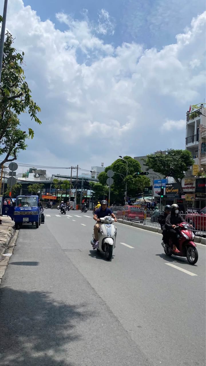 Nhà Mặt Tiền Nguyễn Văn Lượng Gò Vấp - Giảm 500 Triệu, Giá 10.5 Tỷ TL