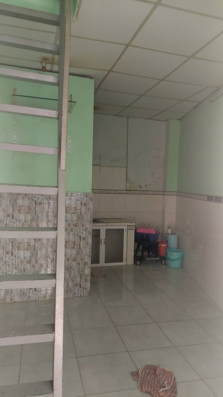 Nhà nguyên căn Phạm Hữu Lầu Q7 15m² - Sẵn sàng ở ngay!