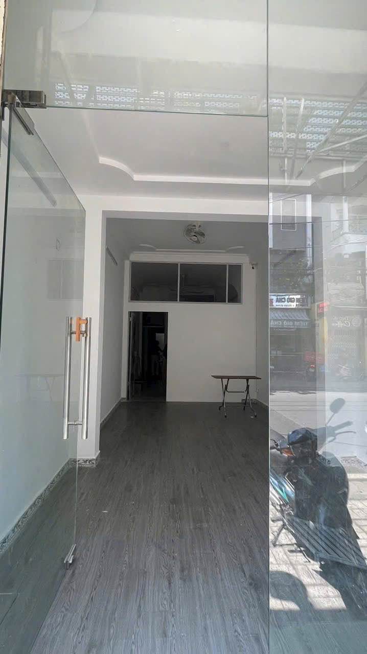 Mặt bằng trung tâm Nha Trang 30m² - Kinh doanh sầm uất, giá 12 triệu/tháng