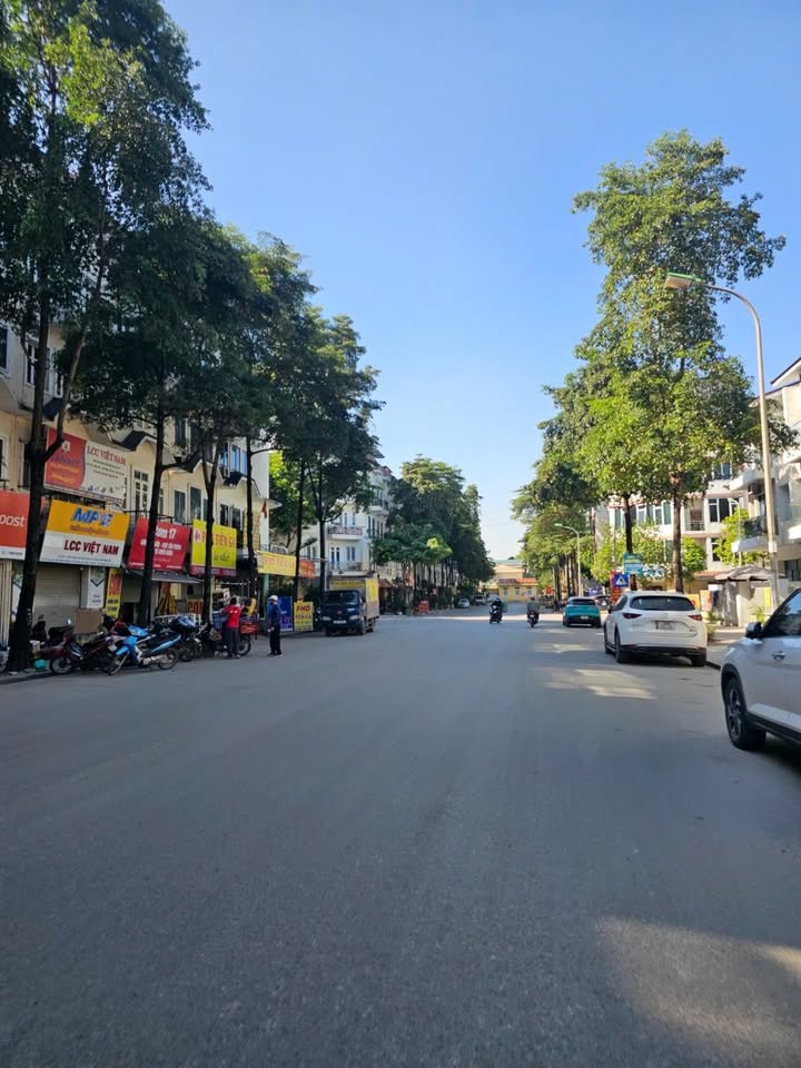 Nhà phố Yên Lộ Yên Nghĩa 50m² hơn 12 tỷ - Mặt tiền kinh doanh