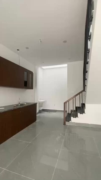 Nhà 3 Tầng Lam Sơn 60m² - Ô tô vào tận nhà, sẵn sàng ở!