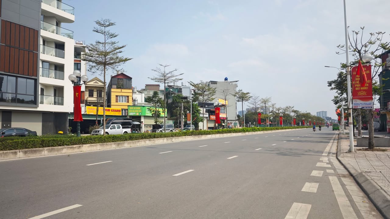 Nhà phố Hồng Tiến, Long Biên 40m² giá 15 tỷ - Mặt tiền kinh doanh đắc địa!