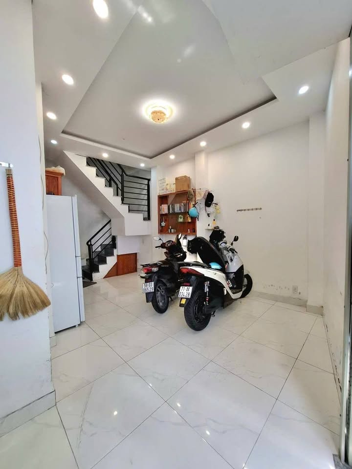 Nhà Hẻm An Ninh CMT8 Q10 - 30m² - 2PN - Giá 8 Triệu/Tháng