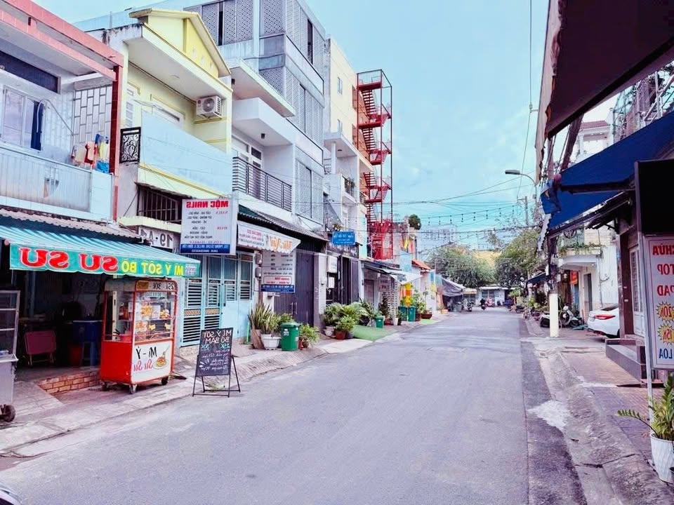 Nhà Phố Đường Tên Lửa 48m² – Mặt tiền kinh doanh, sát Quận 6!