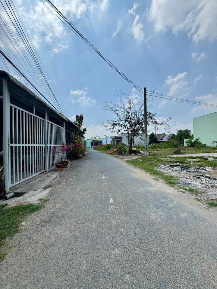 Nhà Mặt Tiền Mỹ Lộc, Cần Giuộc - 96.5m² - Giá 2.6 Tỷ - Chính Chủ