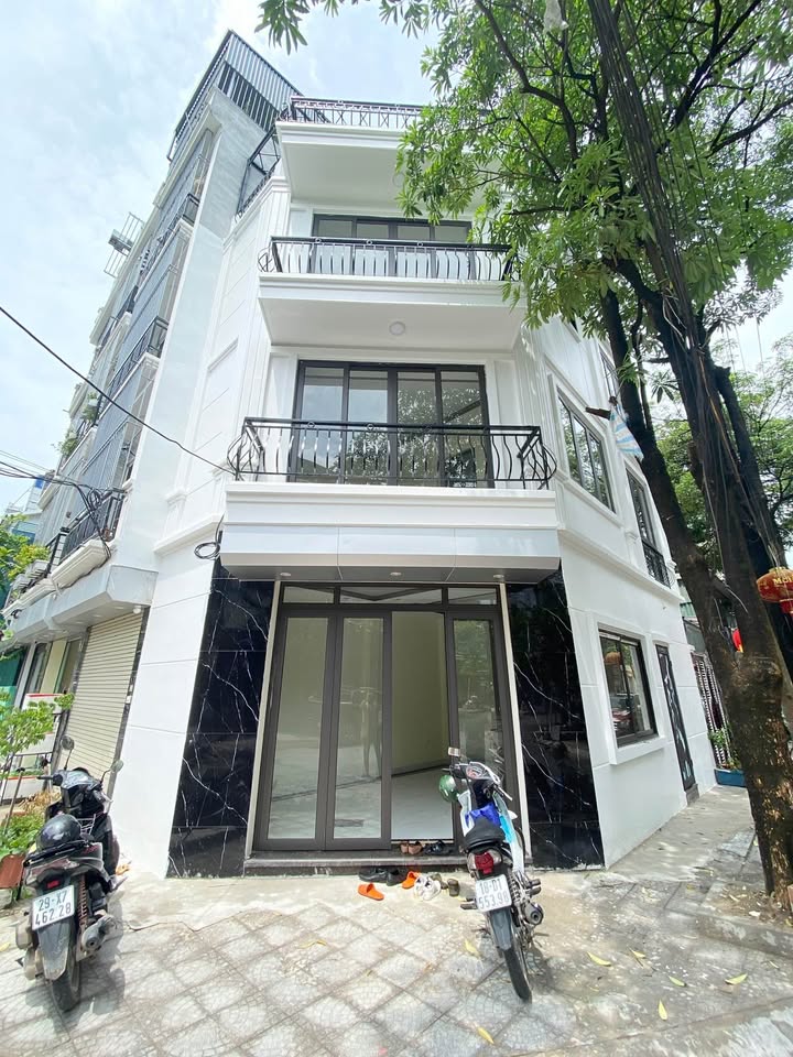 Cho thuê nhà 3 tầng mặt tiền 40m² đường Tam Trinh, Hoàng Mai - Xe tải đỗ cửa