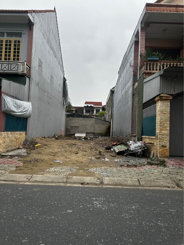 Đất Mặt Đường Yên Vinh, TP Vinh - 124.8m² Hướng Đông, Giá 10 Tỷ