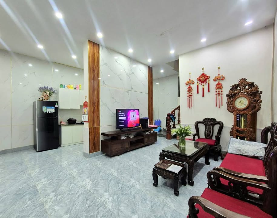Nhà 3 Tầng Đông Thọ 61m² - Ô tô vào tận nhà, giá hơn 3 tỷ!