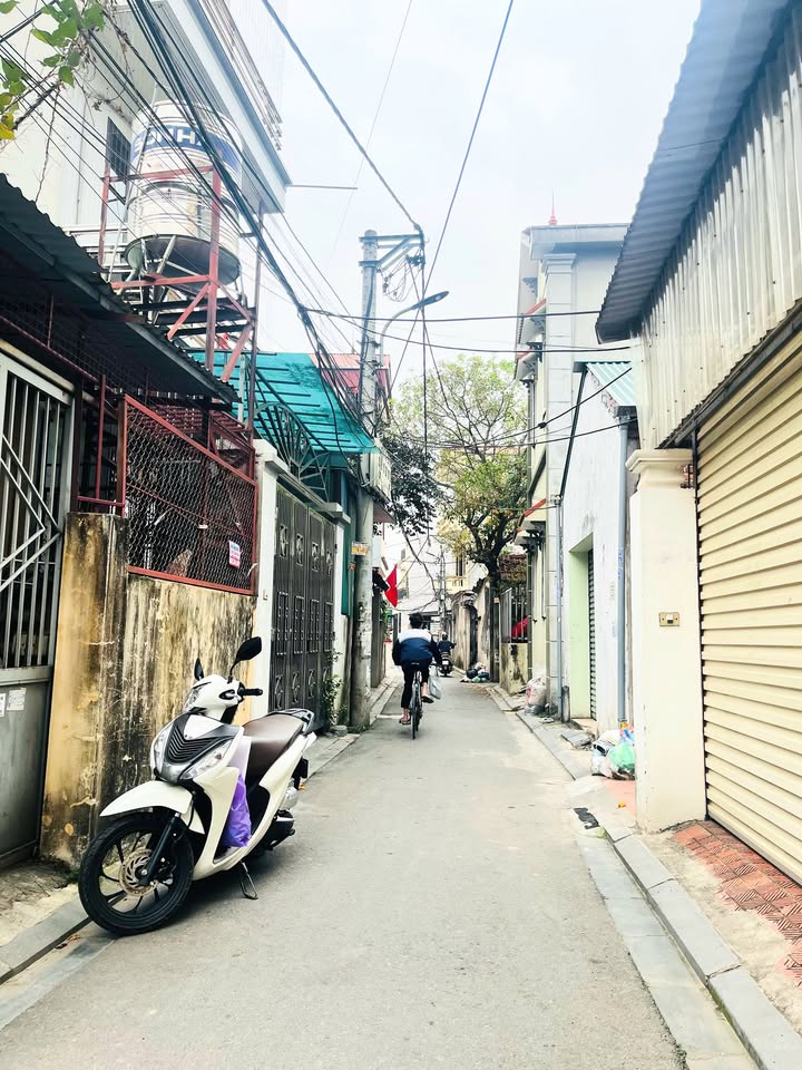 Nhà riêng Đại Mạch, Đông Anh 60m² - Ngõ ô tô, sẵn sổ đỏ!