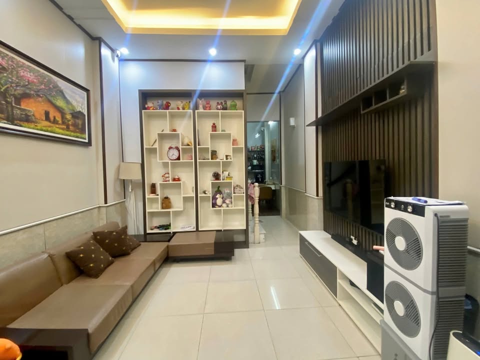 Nhà Nguyên Căn 50m² 3 Tầng Full Nội Thất - Tân Ấp, Hoàn Kiếm