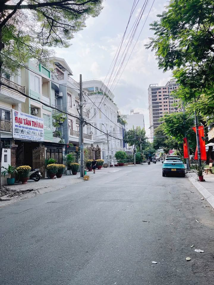 Nhà Mặt Tiền Kinh Doanh Trịnh Đình Trọng, Tân Phú - 64m², 4 Tầng, 14.6 Tỷ